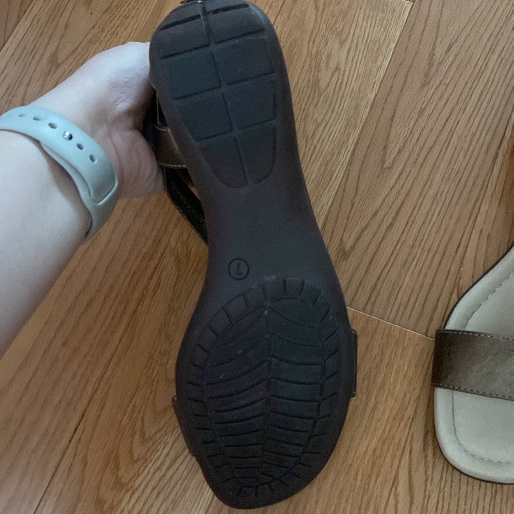 Left&Right Sandals - Picture 6 of 9